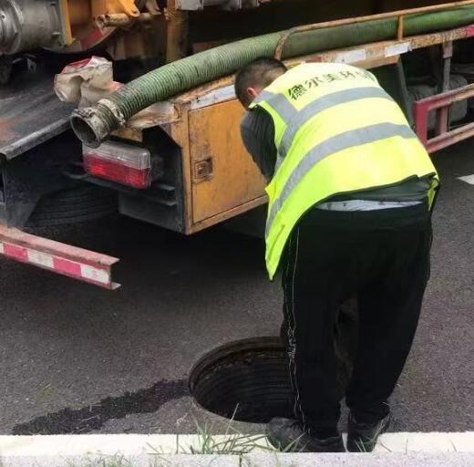 南昌市政管道清淤、南昌清理化糞池、南昌高壓清洗管道雨水污水搶修